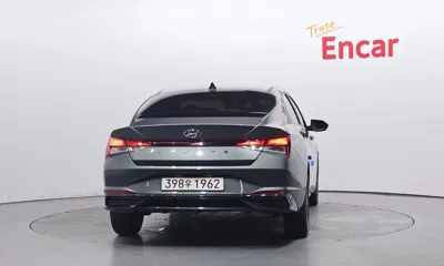 Hyundai Avante 2023, 72842 км, за 10538.65 USD