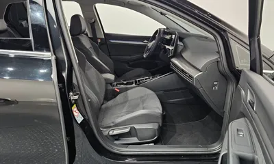 Volkswagen Golf 2025, 7859 км, за 23387.63 USD - фото 26
