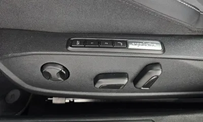 Volkswagen Golf 2025, 7859 км, за 23387.63 USD - фото 31