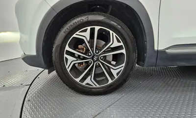 Hyundai Santafe 2019, 120008 км, за 10510.32 USD