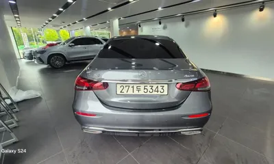 Mercedes-Benz E-Class 2021, 94780 км, за 24788.49 USD