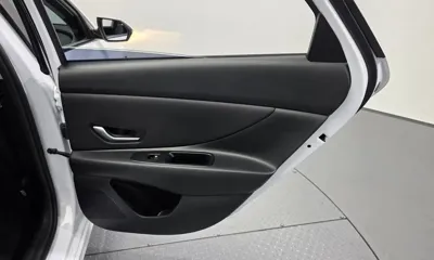 Hyundai Avante 2023, 12712 км, за 11400.66 USD - фото 25