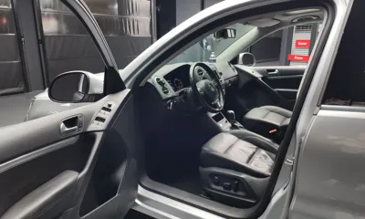 Volkswagen Tiguan 2013, 89666 км, за 5279.15 USD - фото 10
