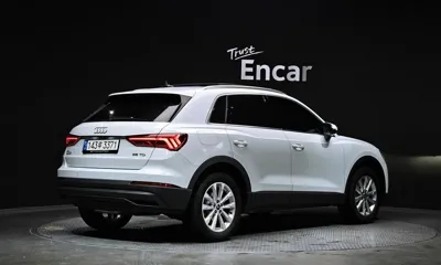Audi Q3 2023, 27026 км, за 28889.02 USD