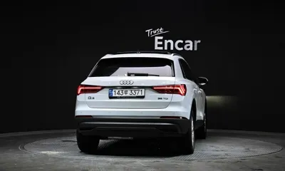 Audi Q3 2023, 27026 км, за 28889.02 USD