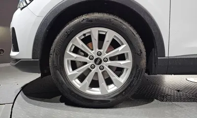 Audi Q3 2023, 27026 км, за 28889.02 USD