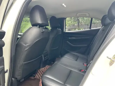 Mazda 3 Axela 2021, 60000 км, за 8676.48 USD