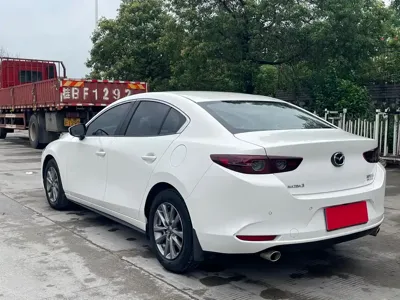 Mazda 3 Axela 2021, 60000 км, за 8676.48 USD - фото 7