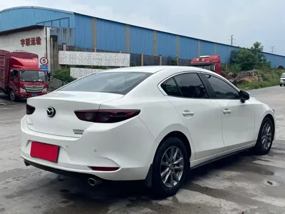 Mazda 3 Axela 2021, 60000 км, за 8676.48 USD - фото 9