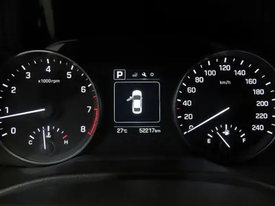 Hyundai Avante 2017, 52208 км, за 7090.82 USD - фото 9