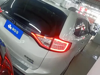 Ford Edge 2018, 123300 км, за 9591.34 USD