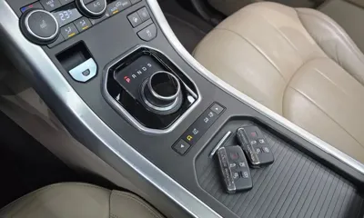 Land Rover Range Rover Evoque 2018, 124212 км, за 8060.12 USD - фото 9