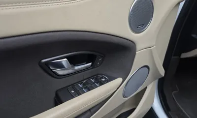 Land Rover Range Rover Evoque 2018, 124212 км, за 8060.12 USD - фото 17