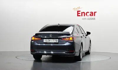 Lexus ES 2024, 24939 км, за 33177.23 USD
