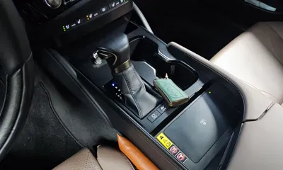Lexus ES 2024, 24939 км, за 33153.47 USD - фото 9