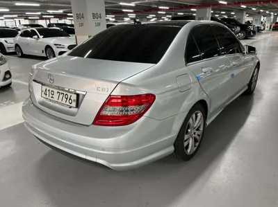 Mercedes-Benz C-Class 2011, 71891 км, за 3237.53 USD