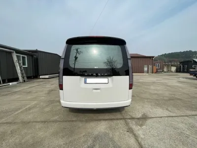 Hyundai Staria 2025, 26000 км, за 27005.38 USD