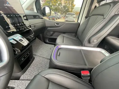 Hyundai Staria 2025, 26000 км, за 26789.08 USD - фото 9