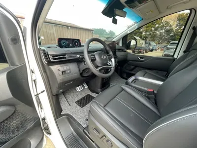 Hyundai Staria 2025, 26000 км, за 26789.08 USD - фото 12