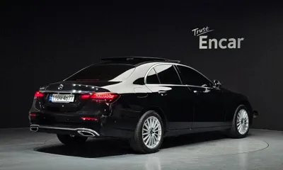 Mercedes-Benz E-Class 2023, 29743 км, за 28991.16 USD