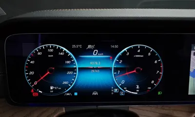 Mercedes-Benz E-Class 2023, 29743 км, за 28991.16 USD - фото 8