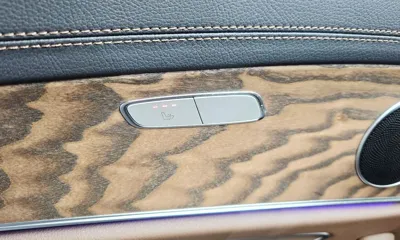 Mercedes-Benz E-Class 2023, 29743 км, за 28991.16 USD - фото 29