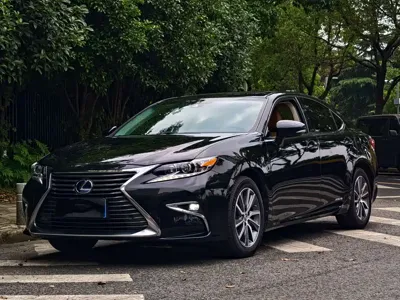 Lexus ES · 2017 год