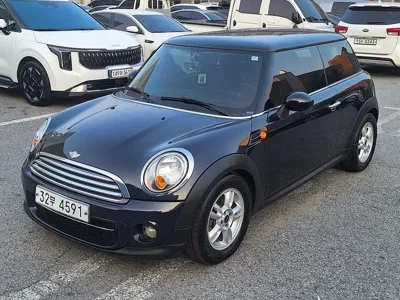 MINI Cooper 2013, 126000 км, за 2138.72 USD