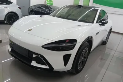 Xiaomi Auto YU7 · 2025 год