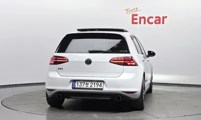 Volkswagen Golf 2015, 116165 км, за 9055.38 USD