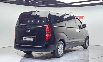 Hyundai Starex 2021, 48684 км, за 12421.54 USD