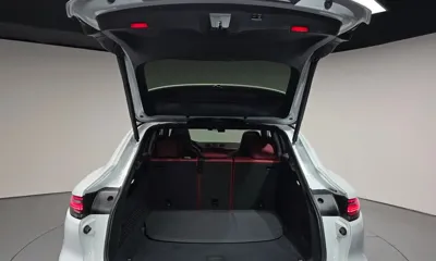 Porsche Cayenne 2023, 16564 км, за 76672.45 USD - фото 20