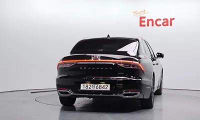 Hyundai Grandeur 2022, 109479 км, за 15628.05 USD