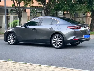 Mazda 3 Axela 2020, 60000 км, за 8799.12 USD