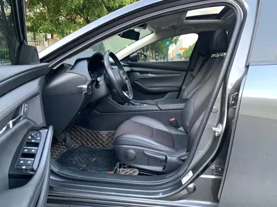 Mazda 3 Axela 2020, 60000 км, за 8799.12 USD - фото 10