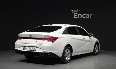 Hyundai Avante 2021, 79912 км, за 8534.21 USD