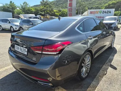 Genesis G80 2018, 177527 км, за 10097.73 USD