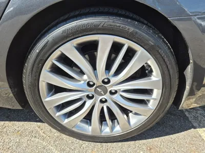 Genesis G80 2018, 177527 км, за 10097.73 USD