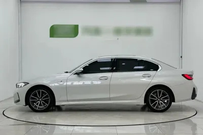 BMW 3 Series 2023, 31300 км, за 36542 USD