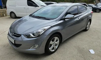 Hyundai Avante · 2013 год