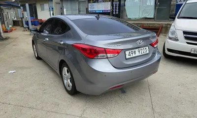 Hyundai Avante 2013, 168218 км, за 2135.51 USD
