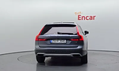 Volvo V90 2019, 129648 км, за 11815.68 USD