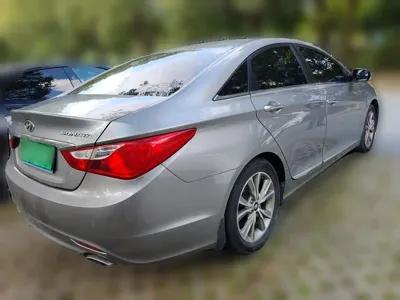 Hyundai Sonata 2014, 87800 км, за 3984.1 USD