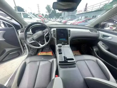 Roewe i6 Max 2020, 33000 км, за 4788.63 USD