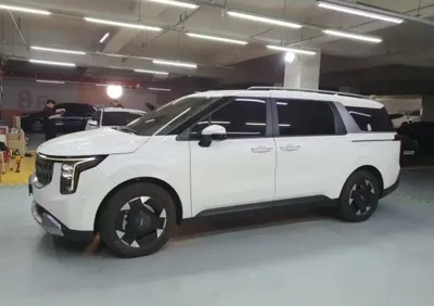 Kia Canival 2024, 60925 км, за 9137.46 USD
