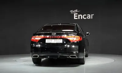 Hyundai Grandeur 2015, 119421 км, за 5139.22 USD