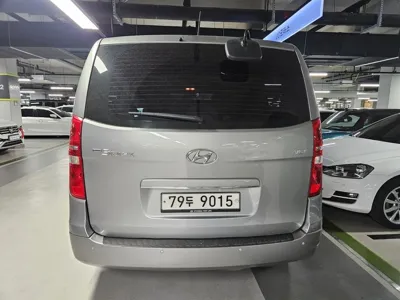 Hyundai Starex 2017, 216202 км, за 4814.6 USD