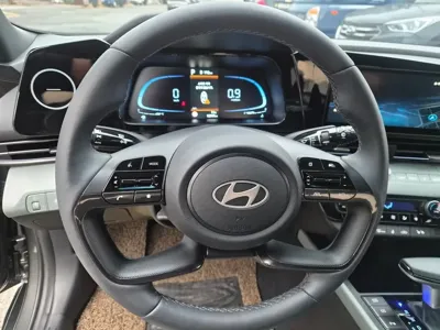 Hyundai Avante 2024, 12600 км, за 11684.39 USD