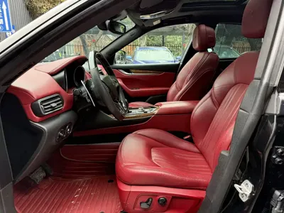 Maserati Levante 2018, 80000 км, за 28590.11 USD