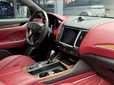 Maserati Levante 2018, 80000 км, за 28590.11 USD - фото 7
